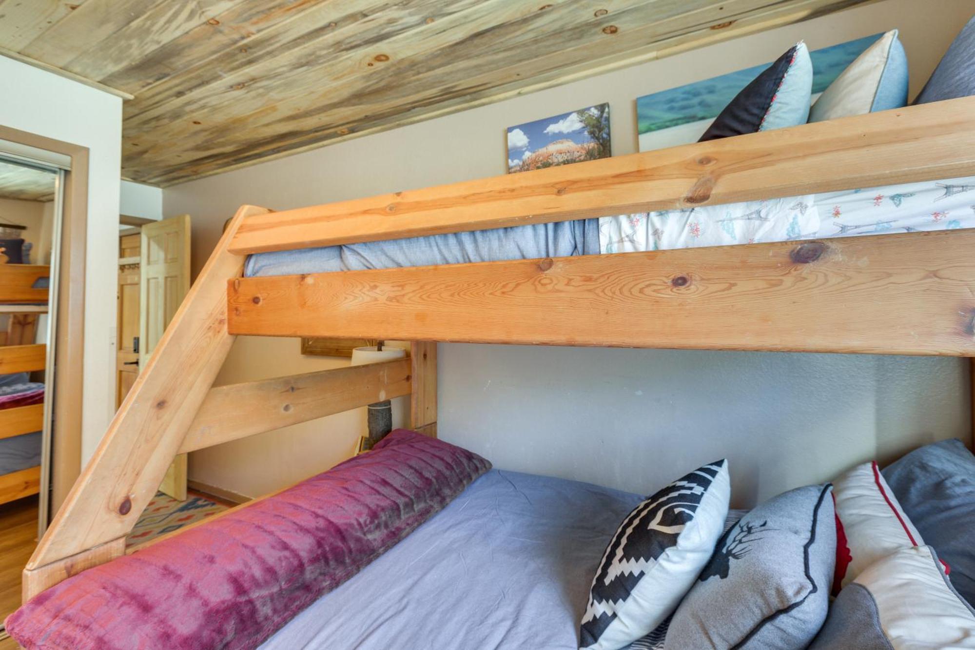 Ski-In Red River Retreat Balcony, Mountain Views! Εξωτερικό φωτογραφία