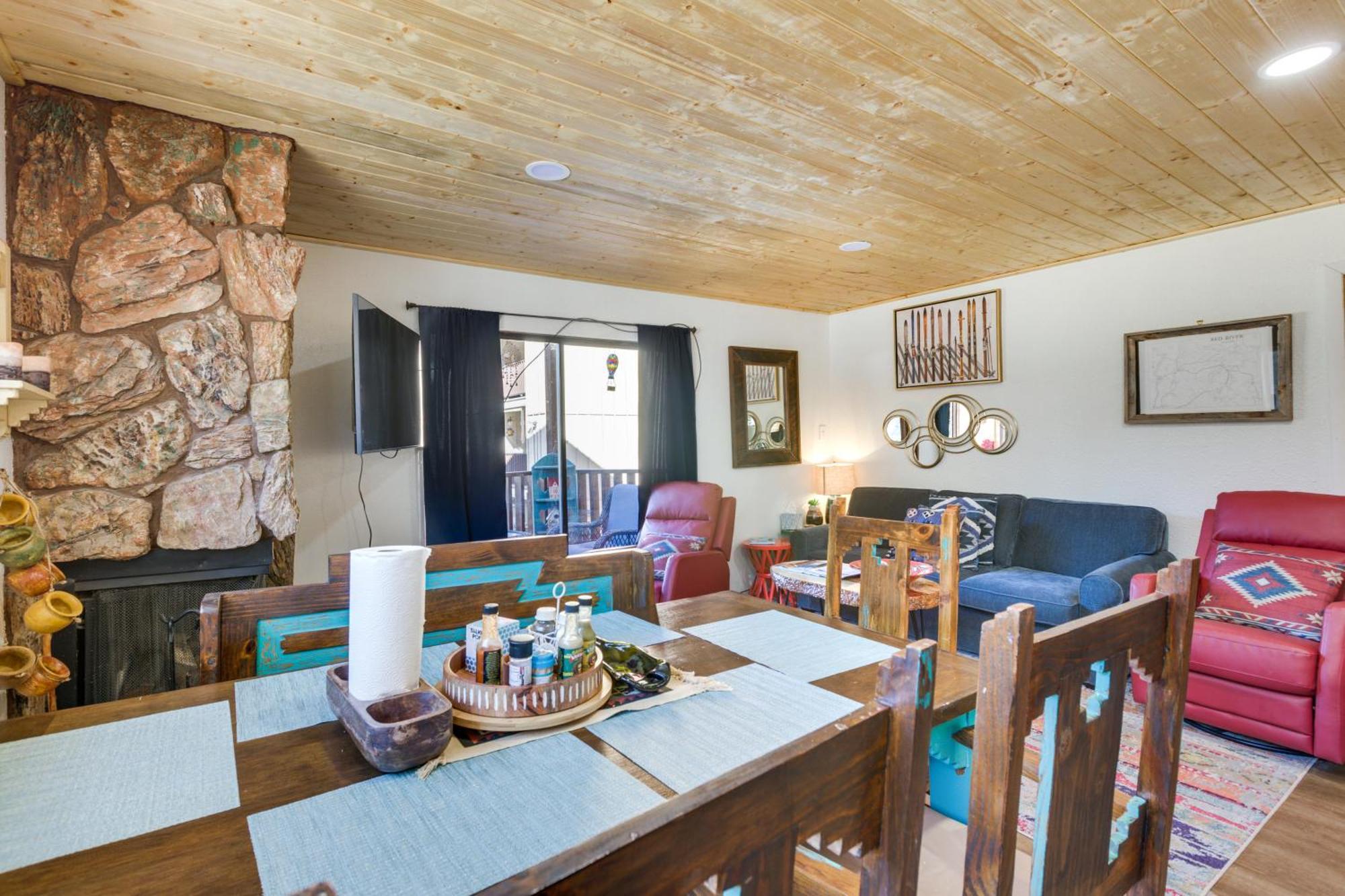 Ski-In Red River Retreat Balcony, Mountain Views! Εξωτερικό φωτογραφία